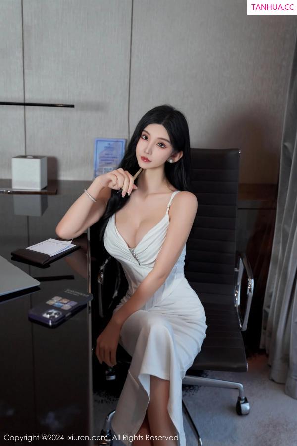 周于希dummy  [XiuRen]高清写真图 2024.01.05 No.7921 周于希Sally 丰腴丝袜第8张图片